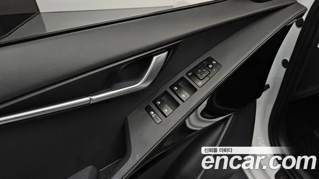 Kia Niro 2023 — фото 13
