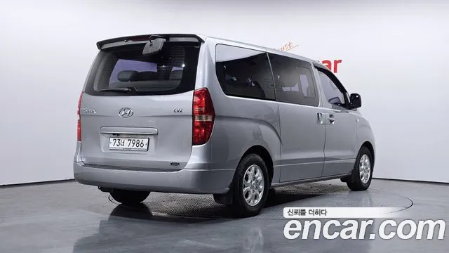Hyundai Starex 2012 — фото 2