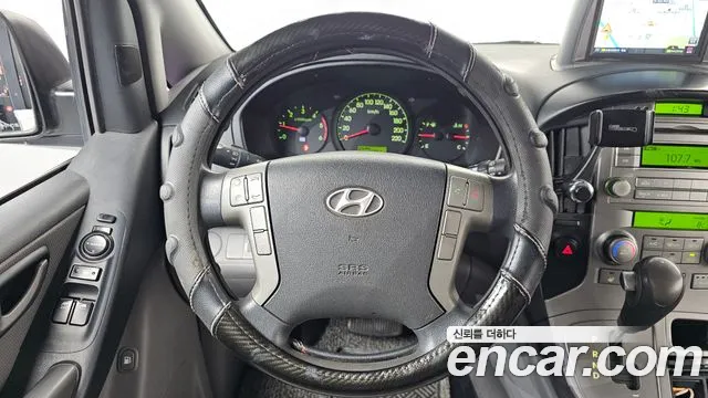 Hyundai Starex 2012 — фото 13