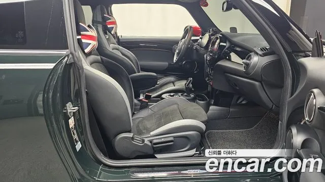Mini Cooper 2023 — фото 11