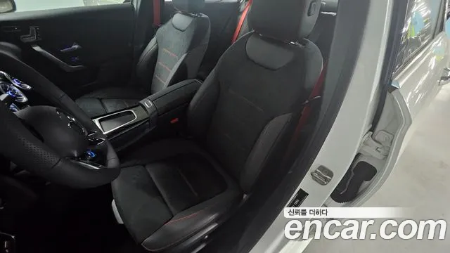 Mercedes-Benz A-Class 2024 — фото 13
