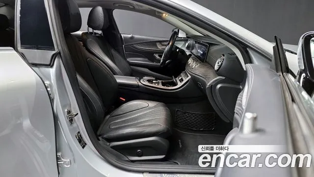 Mercedes-Benz CLS-Class 2019 — фото 11