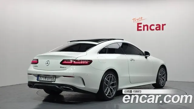 Mercedes-Benz E-Class 2022 — фото 2