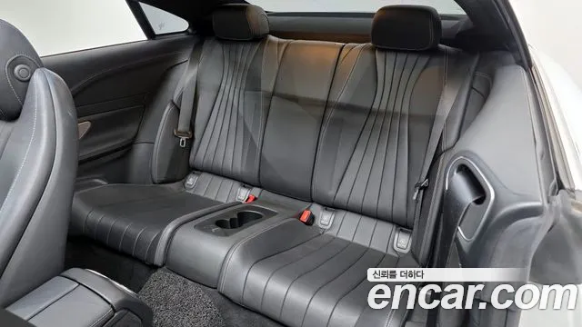 Mercedes-Benz E-Class 2022 — фото 12