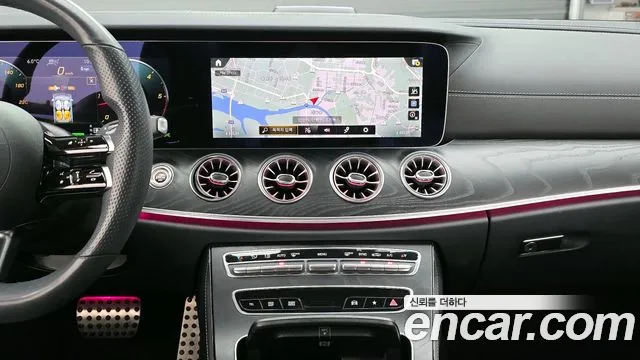 Mercedes-Benz E-Class 2022 — фото 18