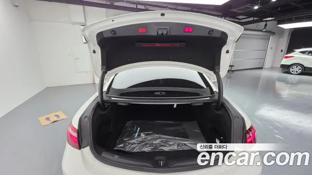 Mercedes-Benz E-Class 2022 — фото 19