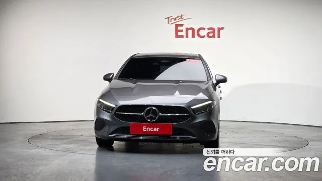 Mercedes-Benz A-Class 2024 — фото 2