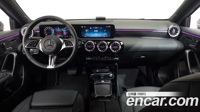 Mercedes-Benz A-Class 2024 — фото 6
