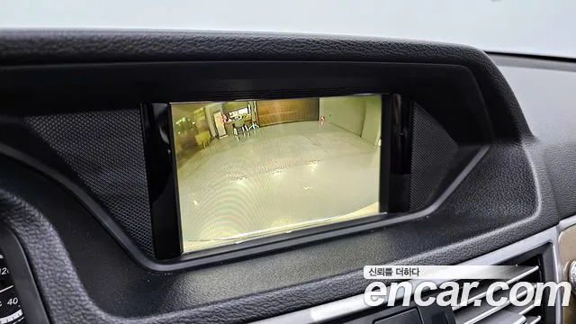 Mercedes-Benz E-Class 2011 — фото 15