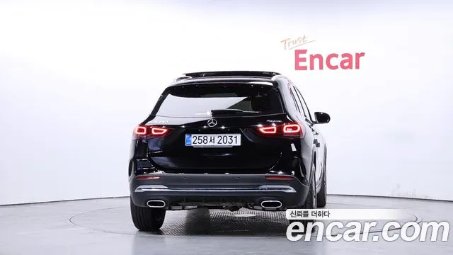Mercedes-Benz GLA-Class 2023 — фото 4