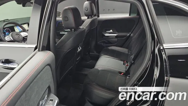 Mercedes-Benz GLA-Class 2023 — фото 12
