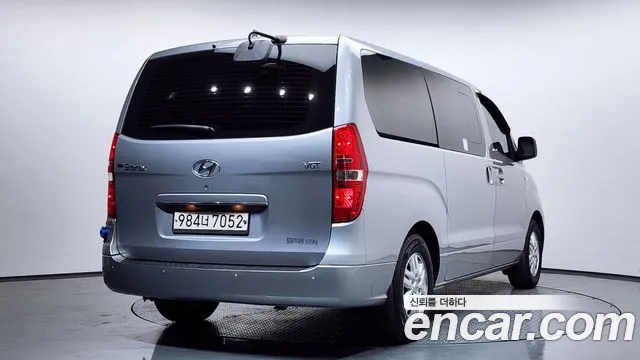 Hyundai Starex 2018 — фото 2
