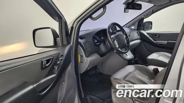 Hyundai Starex 2018 — фото 10
