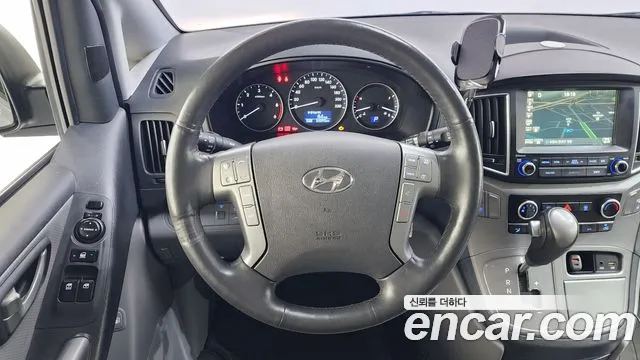 Hyundai Starex 2018 — фото 13