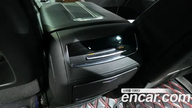 Cadillac Escalade 2022 — фото 19