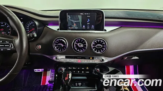 Kia Stinger 2018 — фото 16