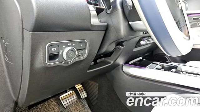 Mercedes-Benz GLB-Class 2021 — фото 15