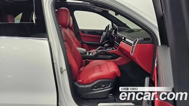 Porsche Cayenne 2023 — фото 10