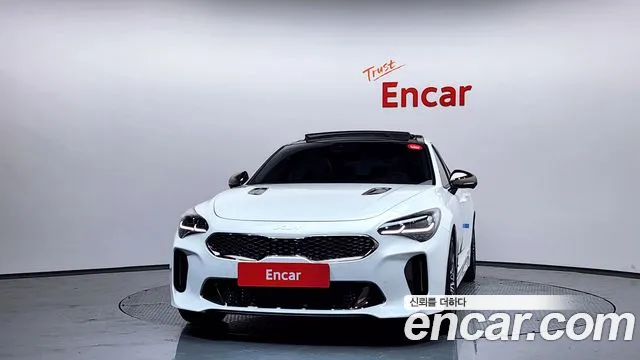 Kia Stinger 2023 — фото 3