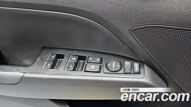 Hyundai AVANTE 2018 — фото 14