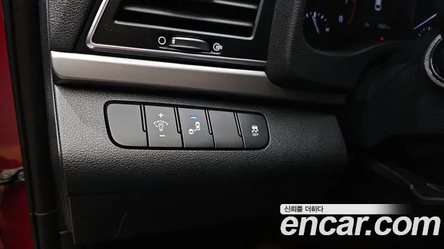 Hyundai AVANTE 2018 — фото 15