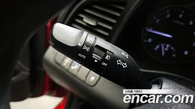 Hyundai AVANTE 2018 — фото 16
