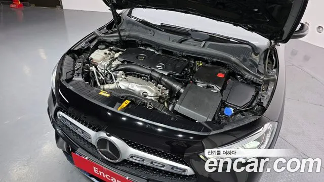 Mercedes-Benz GLA-Class 2023 — фото 6