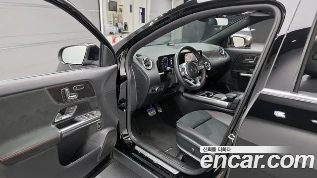 Mercedes-Benz GLA-Class 2023 — фото 10