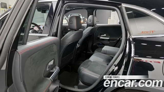 Mercedes-Benz GLA-Class 2023 — фото 11