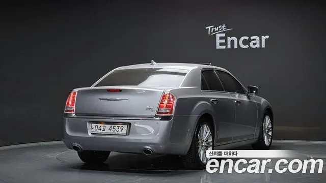 Chrysler 300C 2013 — фото 2