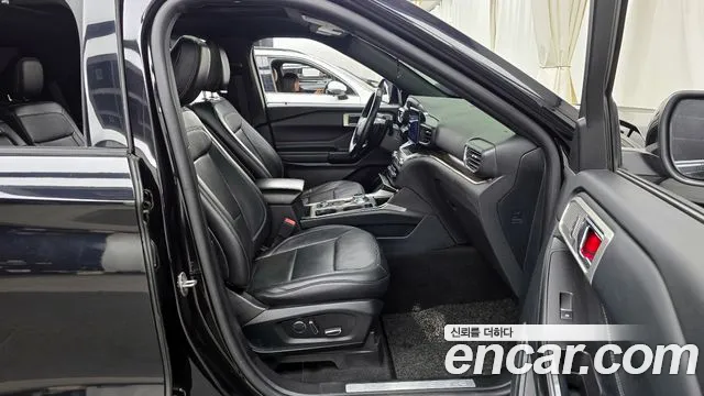 Ford Explorer 2020 — фото 11
