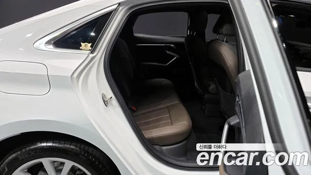 Audi A3 2025 — фото 12