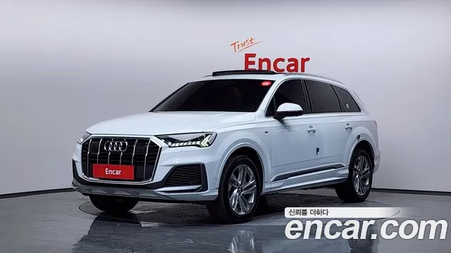 Audi Q7 2021 — фото 1