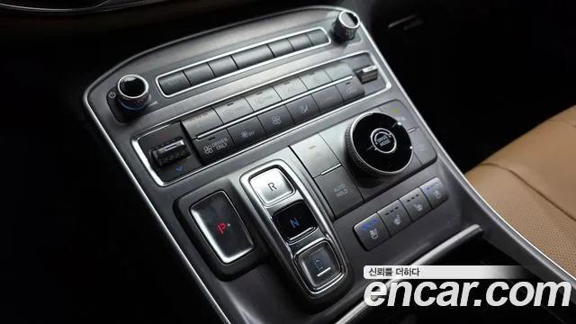 Hyundai Santafe 2022 — фото 9