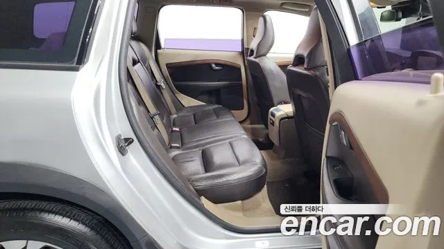 Volvo XC70 2012 — фото 12