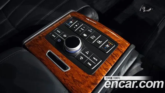 Hyundai Equus 2012 — фото 19