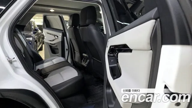Land Rover Range Rover Evoque 2025 — фото 9