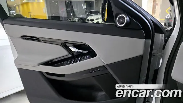 Land Rover Range Rover Evoque 2025 — фото 16