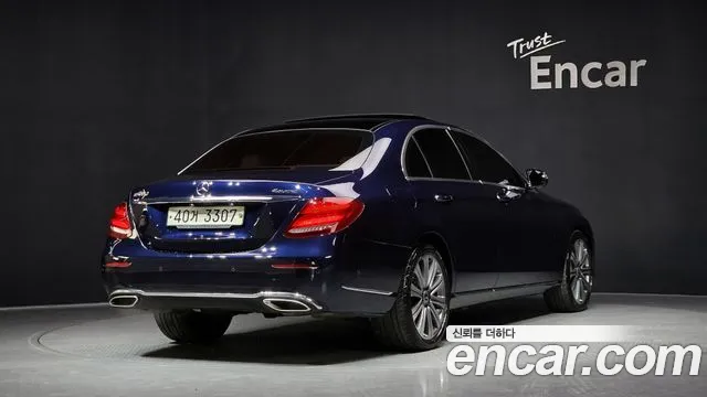 Mercedes-Benz E-Class 2017 — фото 2