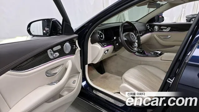 Mercedes-Benz E-Class 2017 — фото 10