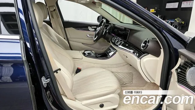 Mercedes-Benz E-Class 2017 — фото 11