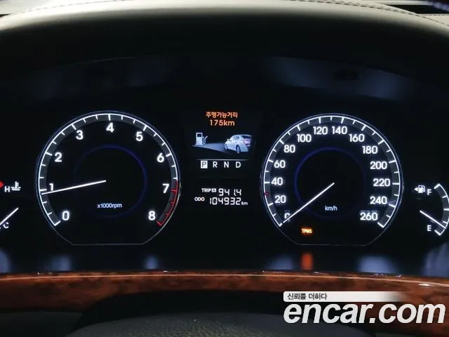 Hyundai Equus 2010 — фото 12