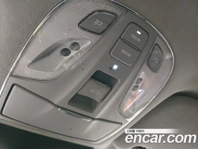 Hyundai Equus 2010 — фото 16