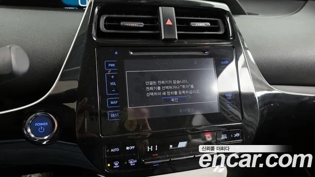 Toyota Prius 2018 — фото 16
