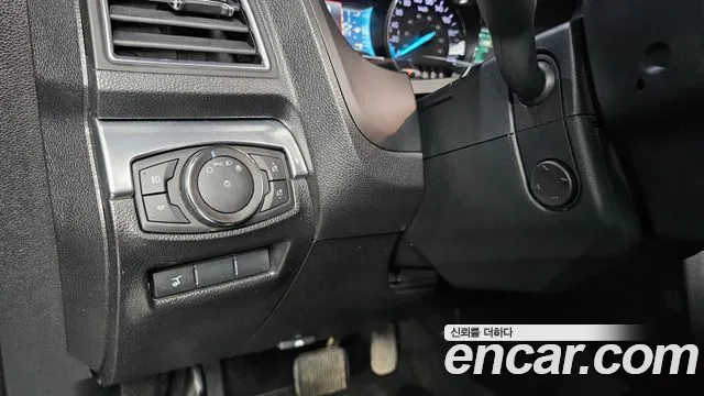 Ford Explorer 2018 — фото 15