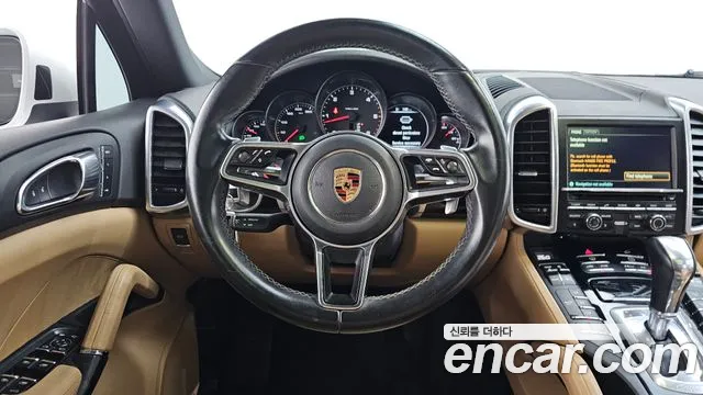 Porsche Cayenne 2016 — фото 13
