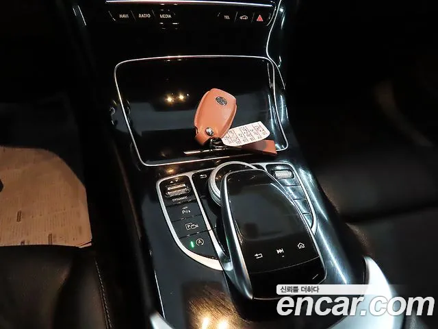 Mercedes-Benz C-Class 2019 — фото 11