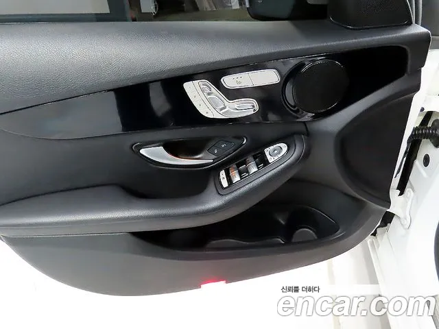 Mercedes-Benz C-Class 2019 — фото 12