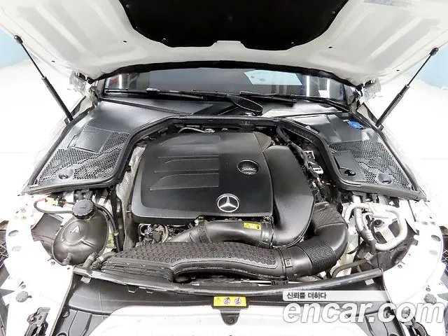 Mercedes-Benz C-Class 2019 — фото 19
