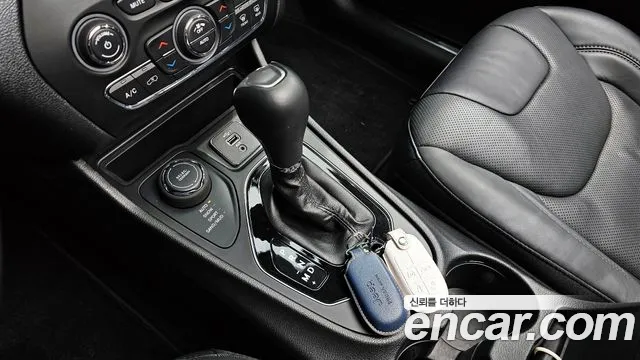 Jeep Cherokee 2020 — фото 9